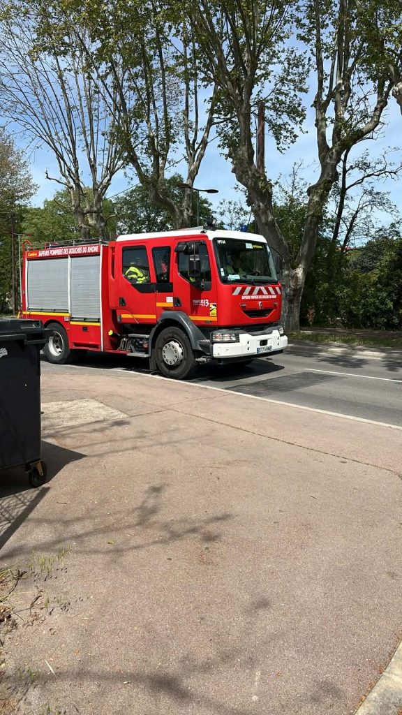 ded2f4a2003e26919932fde666d2486c-576x1024 Incendie Cave des Bons Sachants Pertuis