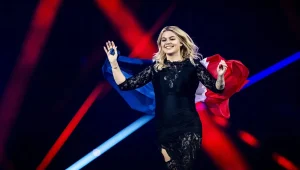 La chanteuse Louane s&rsquo;est mariée à l&rsquo;église de Pertuis