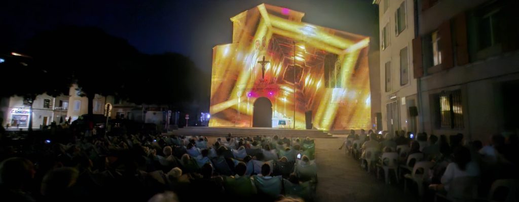 mapping-presentation-1024x399 Pertuis fait rayonner son histoire avec un spectacle de vidéo-mapping sur l’église Saint-Nicolas.